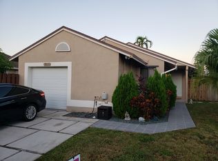 1140 SW 109th Ave, Pembroke Pines, FL 33025