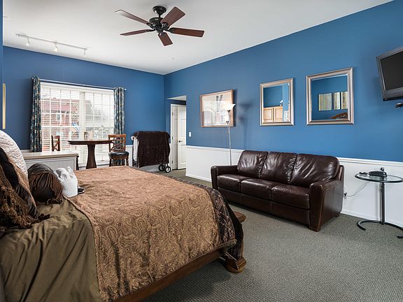 3rd image of 515 Williams St Suite 7