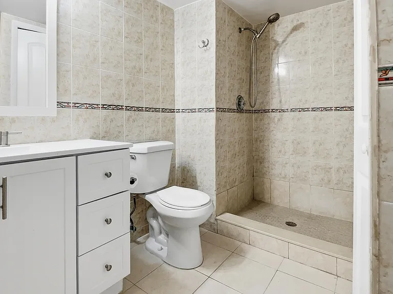 197 Lakeview Dr #202 — Photo 18