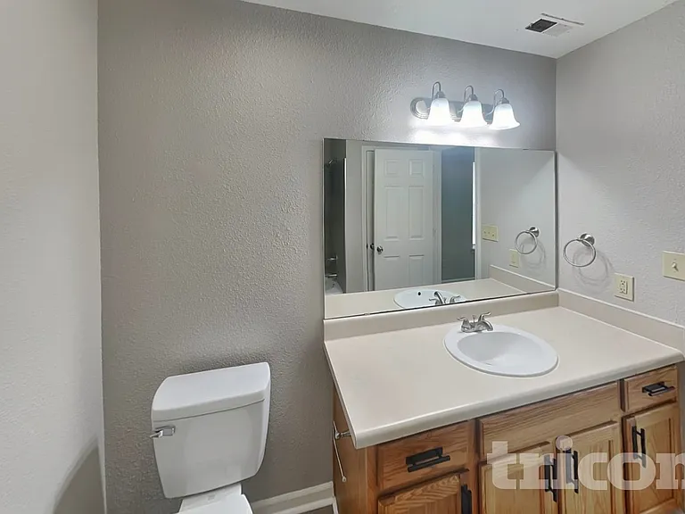 7260 Kidwell Dr — Photo 9