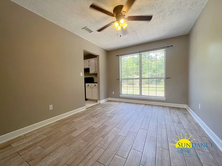 453 Forest Glen Pl — Photo 9