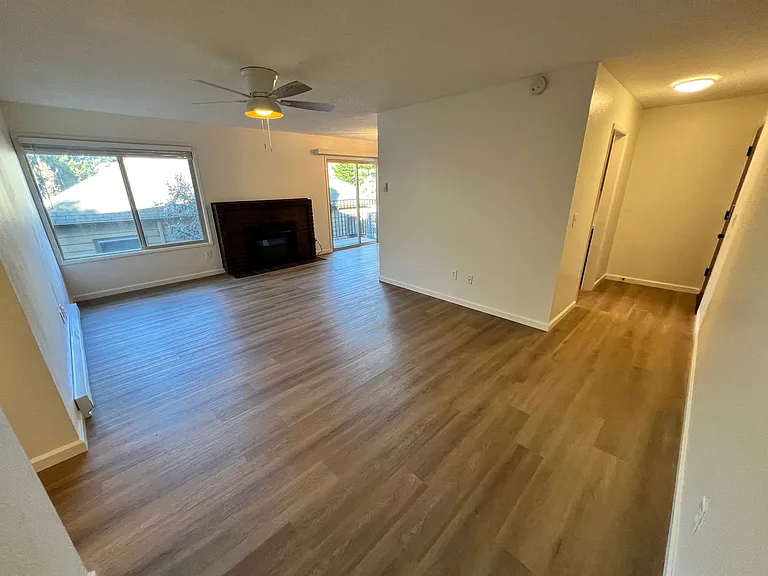 The Clairmont — Photo 10