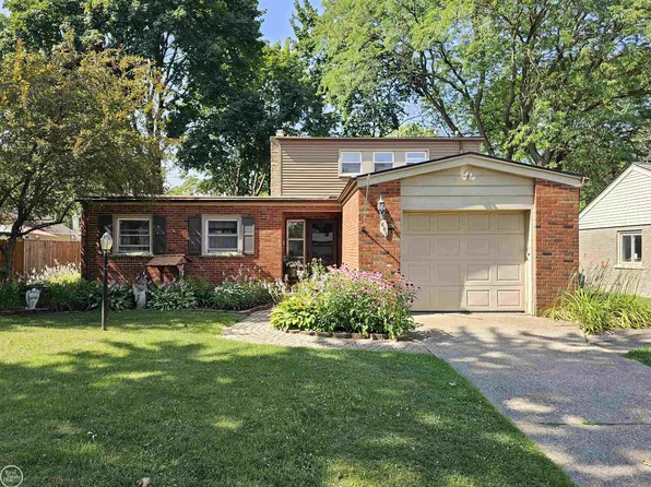681 N Esplanade St, Mount Clemens, MI 48043