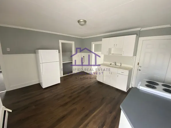 12 College St #3, Lewiston, ME 04240