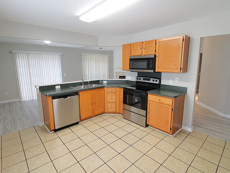 1416 Rumstone Ln — Photo 10