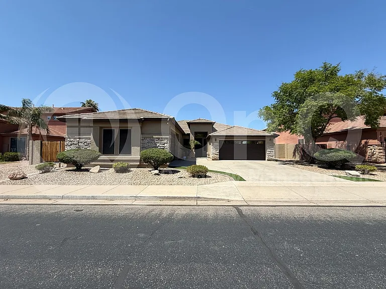 9648 E Lobo Ave — Photo 1