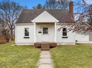 329 Maple St, Howell, MI 48843