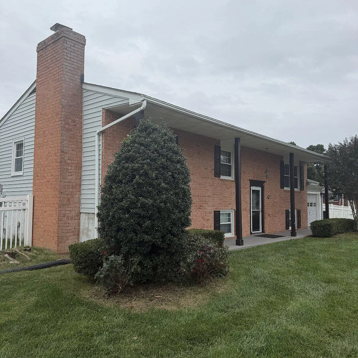 4 bed, 2.5 bath, 2180 sqft, $3,399 — Photo 4