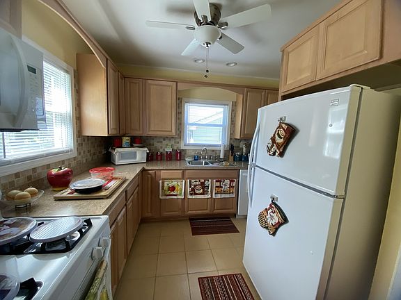 5th image of 231 S Mason St