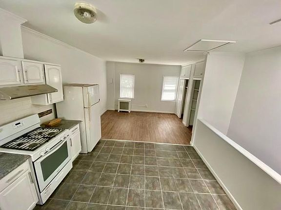 2nd image of 11425 134th St Floor 1
