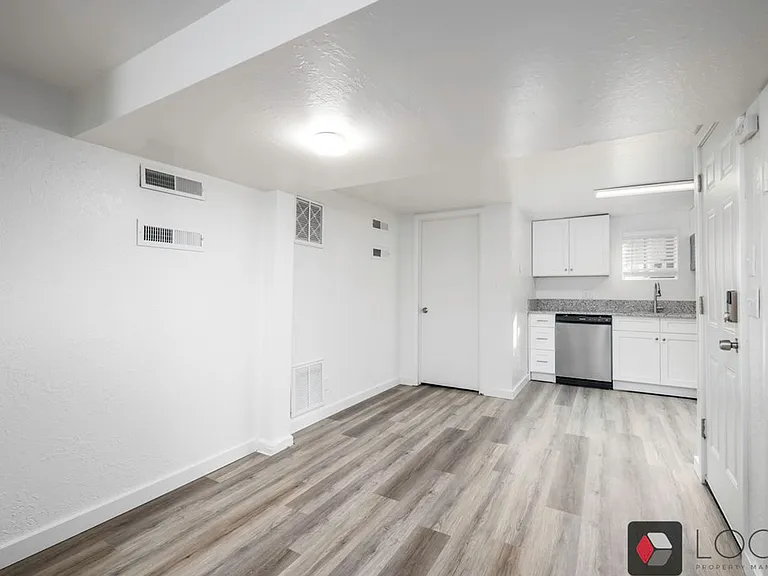 365 E Garfield Ave #4 — Photo 15