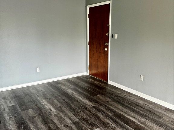 3rd image of 703 College Park Dr APT 9