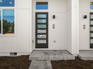 94 NE 148th Ave #1, Portland, OR 97230