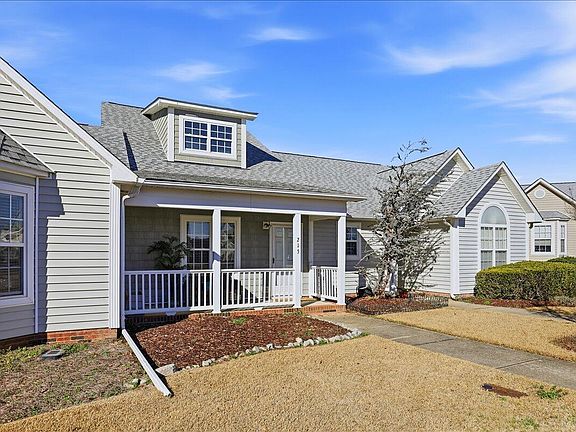 4th image of 215 W Moss Creek Dr