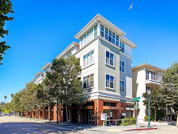 2nd image of 2030 N Pacific Ave Unit 216