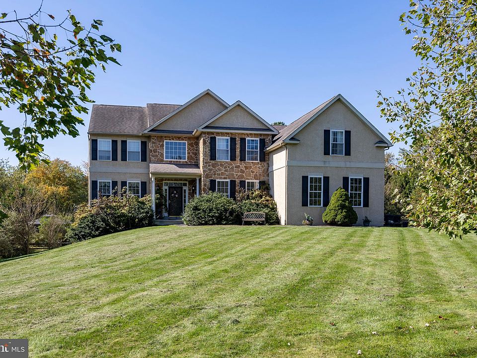 1st image of 21 Camberly Ct