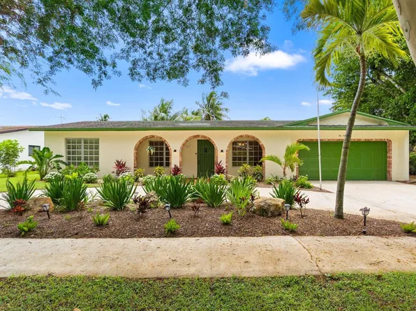 240 Lake Dr, Coconut Creek, FL 33066