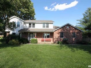 3602 River Rd, Riverton, IL 62561