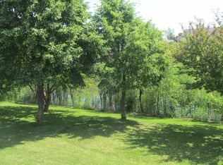 413 Lake Dr, Winsted, MN 55395