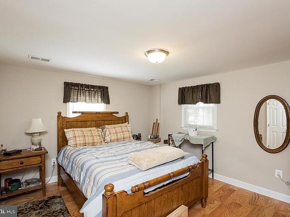 4th image of 9568 Randall Dr