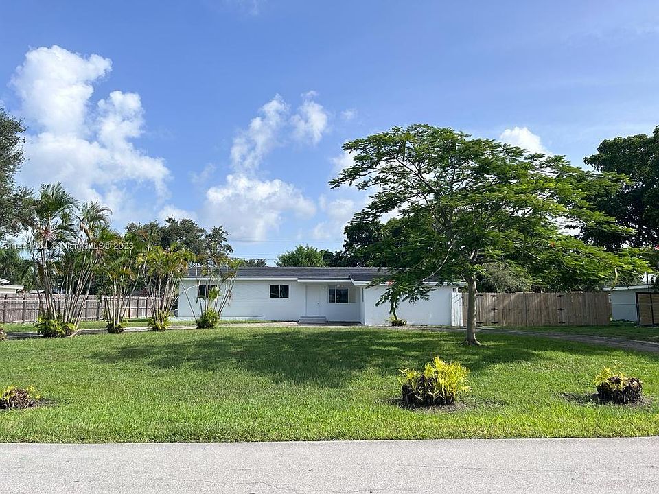1st image of 9020 SW 196th Dr
