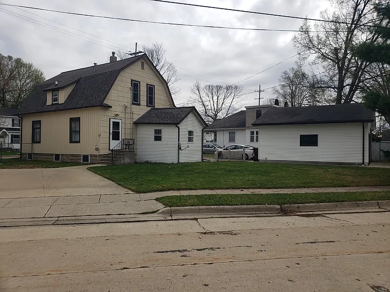 507 W Buttles St — Photo 5