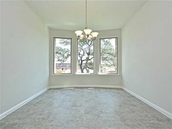 5th image of 1040 Myrna Bnd