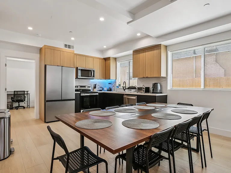 1256 W 36th St #1-10 — Photo 2