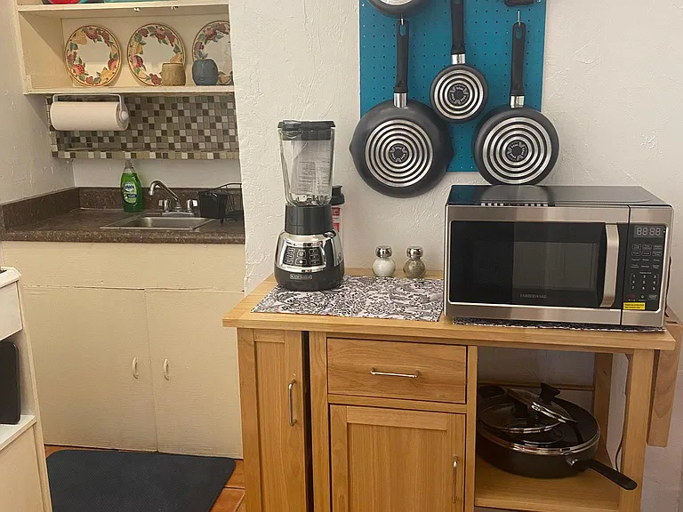 fully furnished kitchen