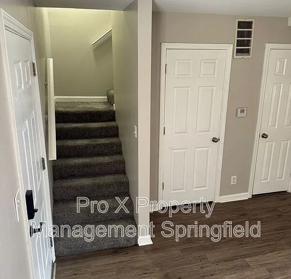 2929 E University St #6 — Photo 4