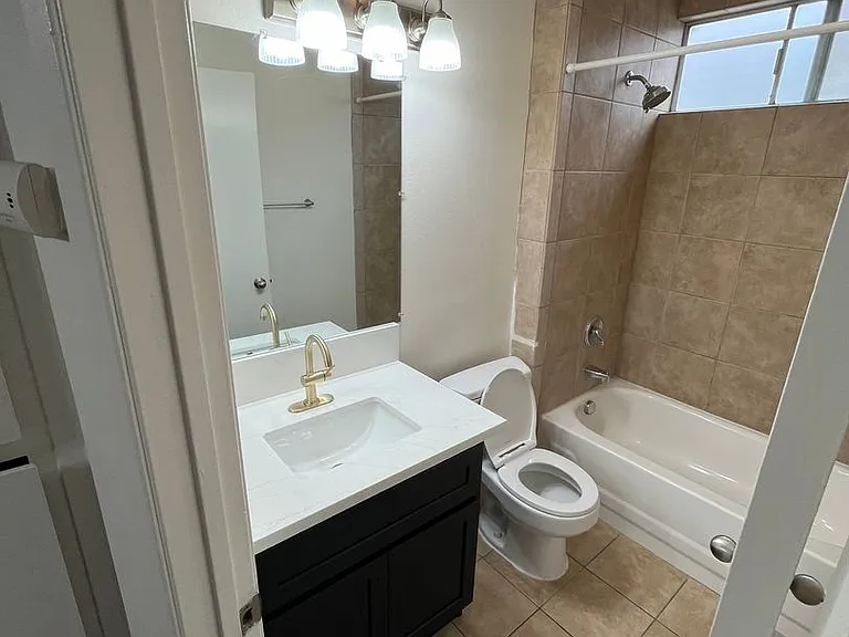 1432 Robinson Ave — Photo 10