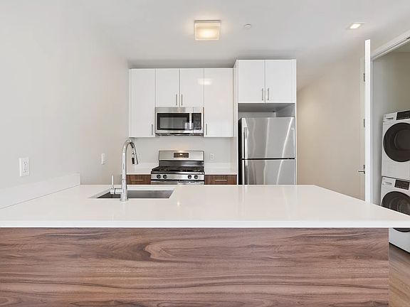 5th image of 521 W 134th St