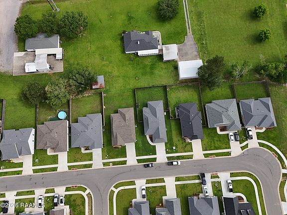 3rd image of 202 Earls Ct