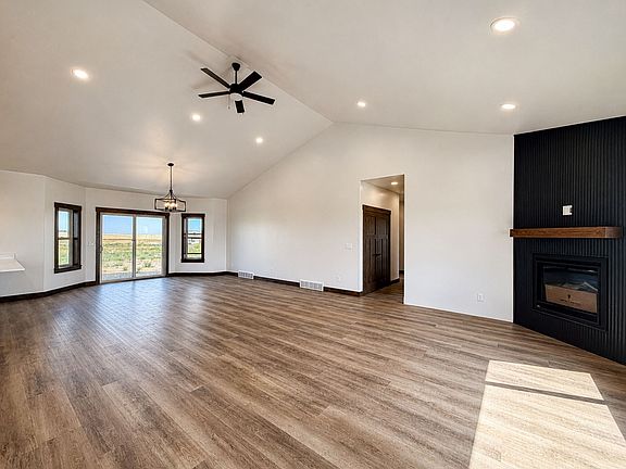 5th image of 141 Barn Wood Ln