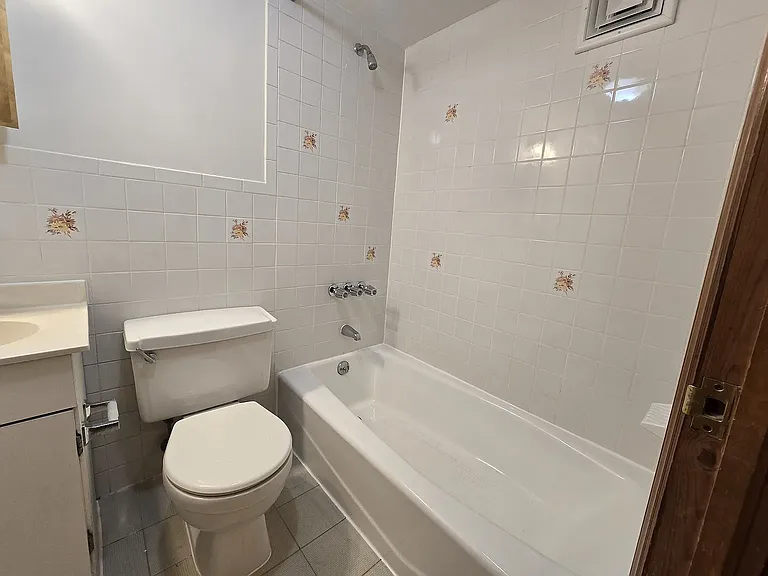 302 W 76th St #5D — Photo 17
