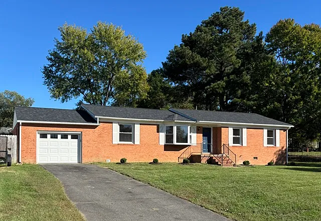 3 bed, 2060 sqft, $2,350 — Photo 2