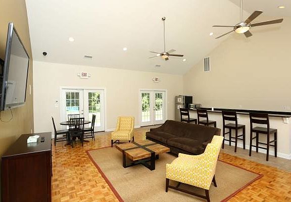 4th image of 201 Yeardley Dr