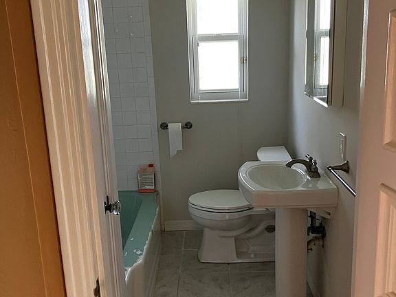 4th image of 736 Easton Dr