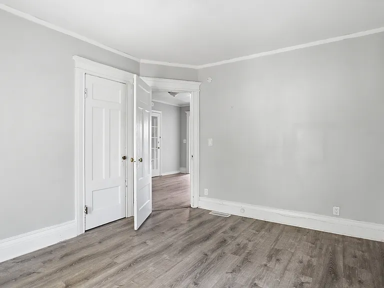 1541 South Ave — Photo 7