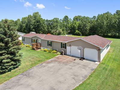 1268 Melissa Blvd, Little Suamico, WI, 54141