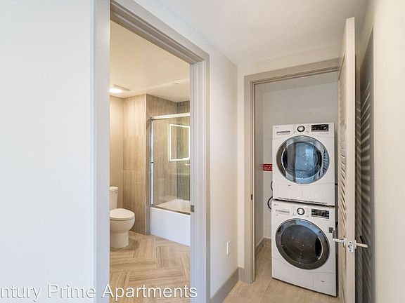 4th image of 10534 Santa Monica Blvd APT 207