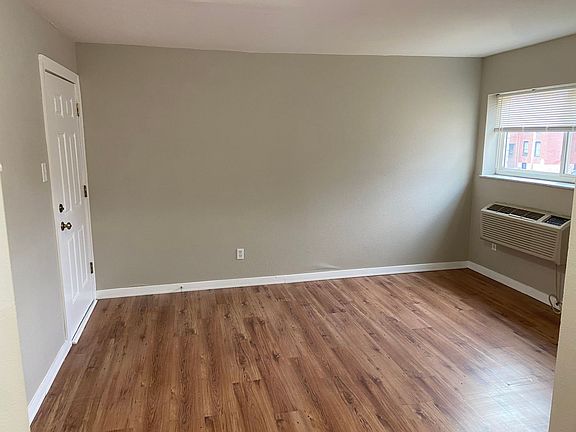 3rd image of 3021 Pestalozzi St APT 204