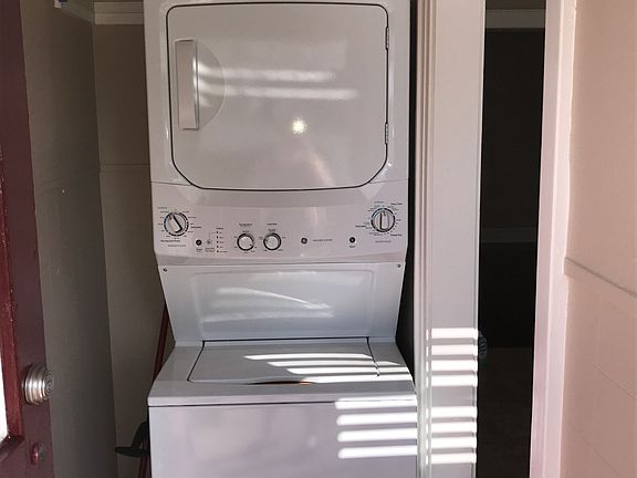 New washer/dryer included