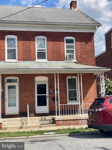 143 S East St, Spring Grove, PA, 17362