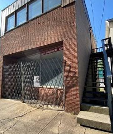4th image of 709 Washington St W
