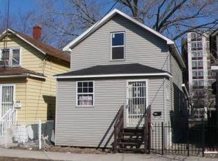 516 W 148th St, East Chicago, IN 46312