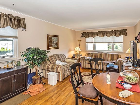 3rd image of 214 Fulton St APT 2G
