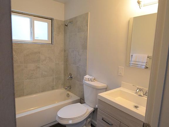 4th image of 19 Garden Hwy APT 15