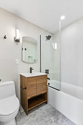 Rented by SERHANT. | media 4