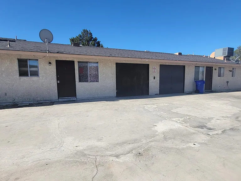 13521 Navajo Rd #6 — Photo 1